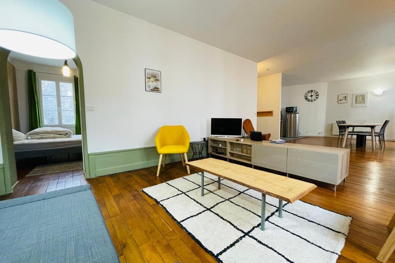 Ferienwohnung The Magnificent Bordeaux Loft In The Hyper-Center Of Tours Exterior foto