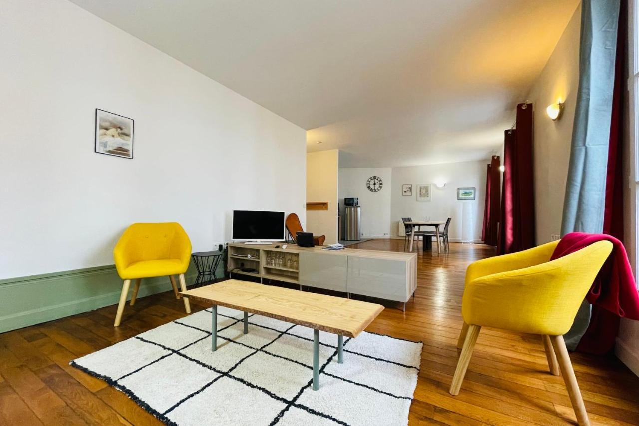 Ferienwohnung The Magnificent Bordeaux Loft In The Hyper-Center Of Tours Exterior foto